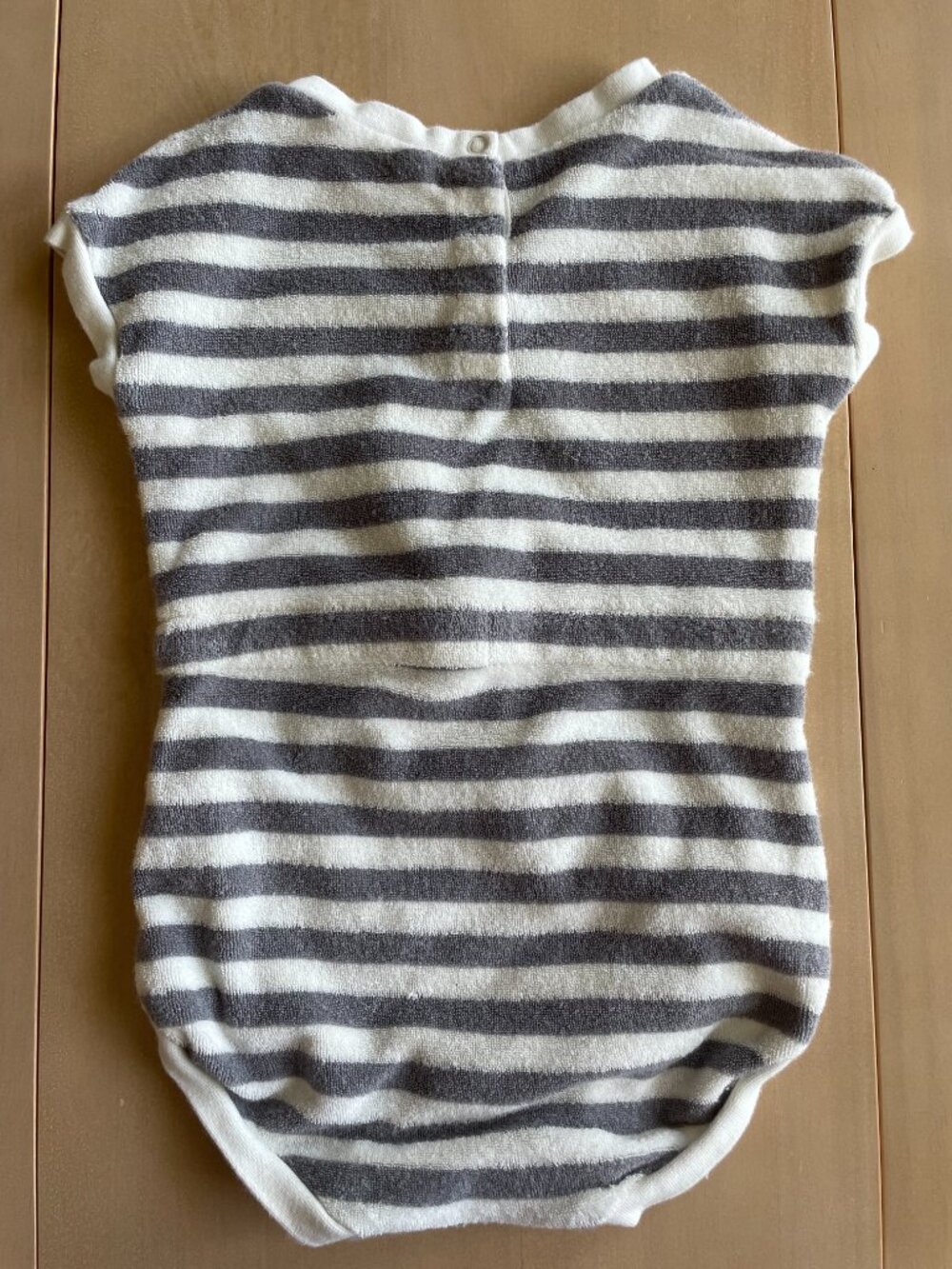 Entire Closet $5! Quincy Mae Organic Cotton Blend Grey White Terry Romper - Picture 3 of 6